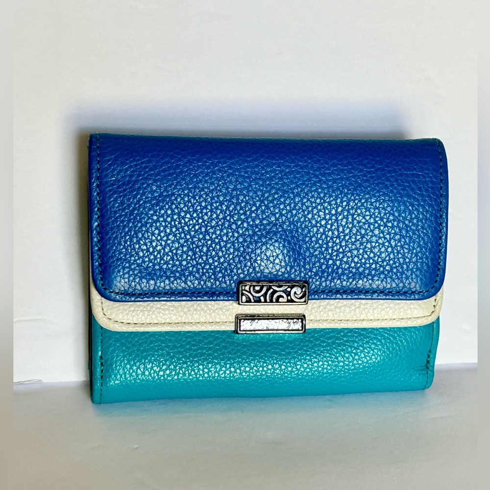 Brighton Barbados wallet rare color blue turquoise white